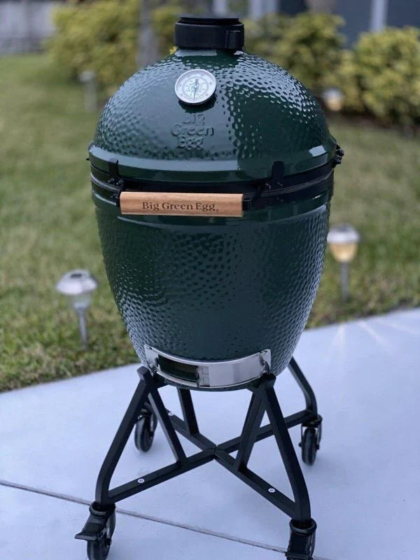 Brand new big green egg grill smoker with new accessories U9267